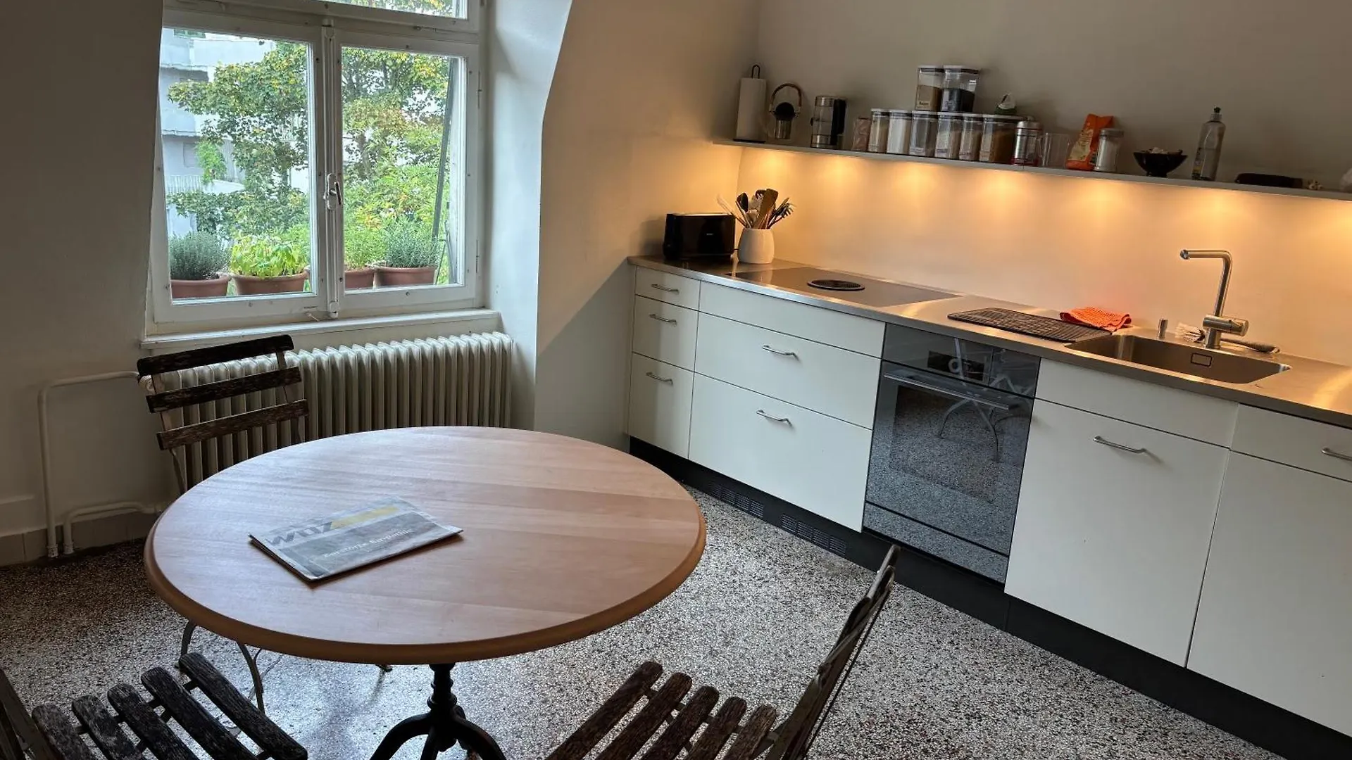 Charmante Altbauwohnung An Zentraler Lage Zurich 0*,